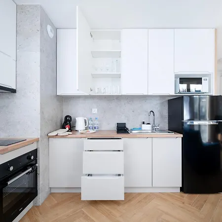 Baltic Estate Deluxe Lodz